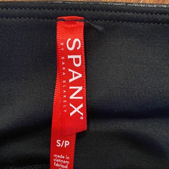 COPY - Spanx - Picture 3 of 6